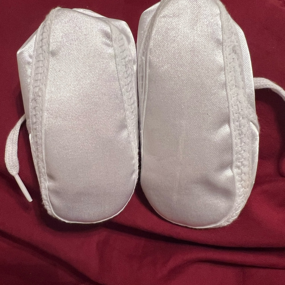 Macys NWT  baby Christening/Baptism white shoe size small - Picture 2 of 9